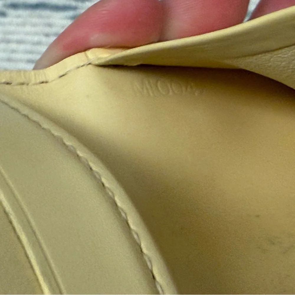 LOUIS VUITTON Unisex Vintage Y2K 2000’s Yellow Epi Leather Elastic Card Wallet